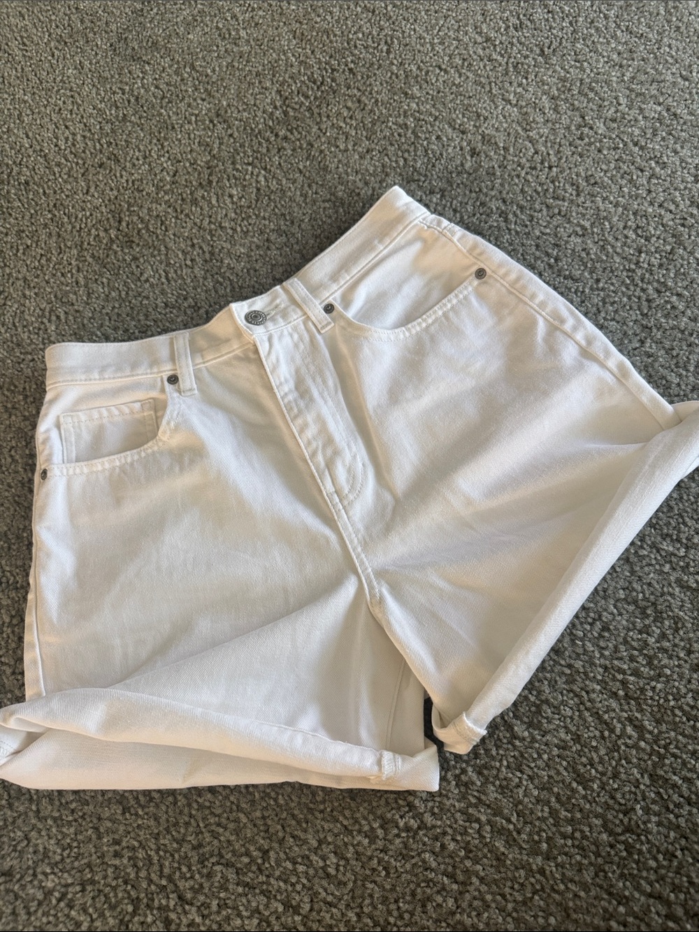 Uniqlo Classic White High-Rise Denim Shorts